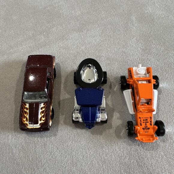 Lot Of 10 Hot Wheels Die Cast Fast Lane Mix & More Cars Toy Cars Vehicles - Picture 3 of 16